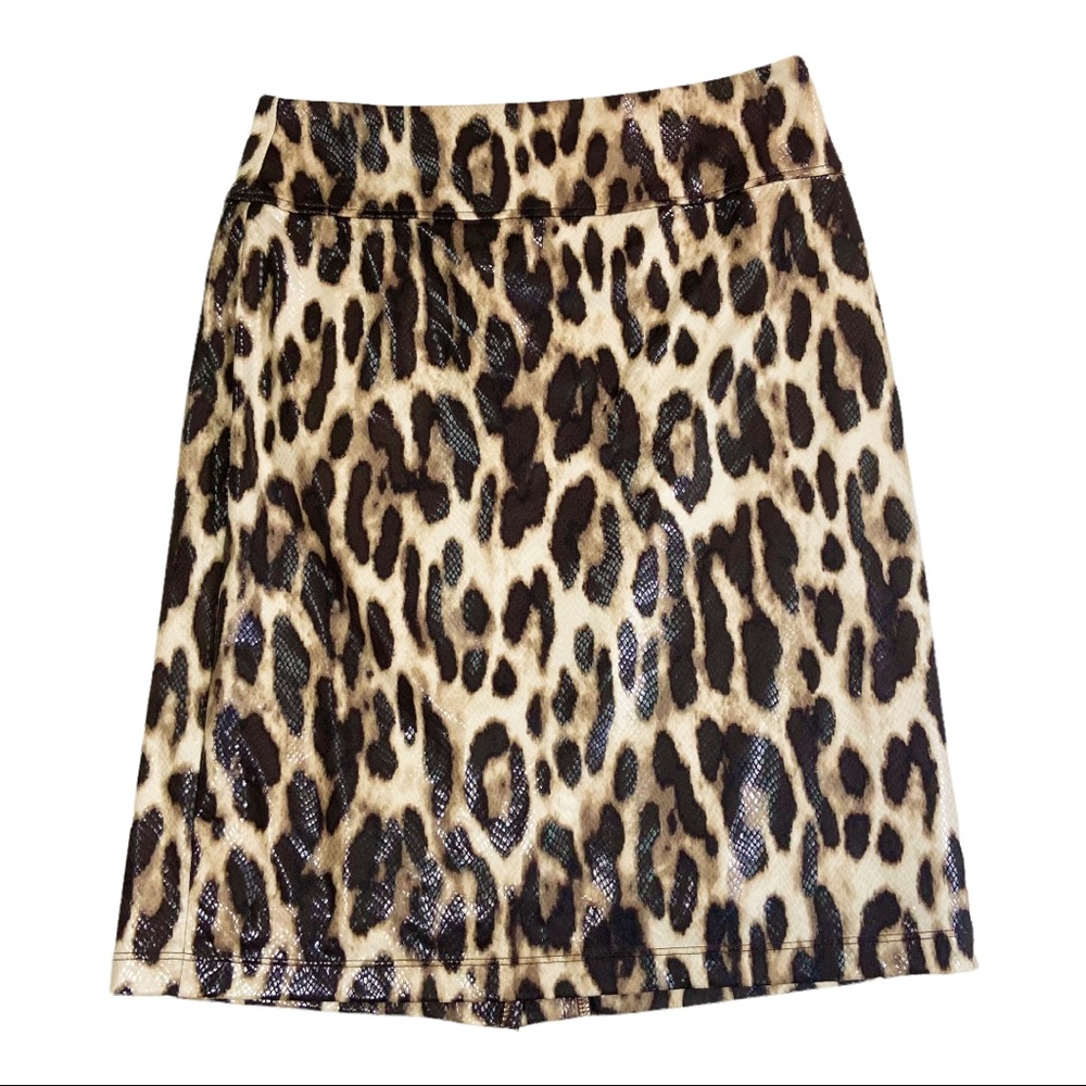 Travelers by Chico’s animal print knee length skirt
